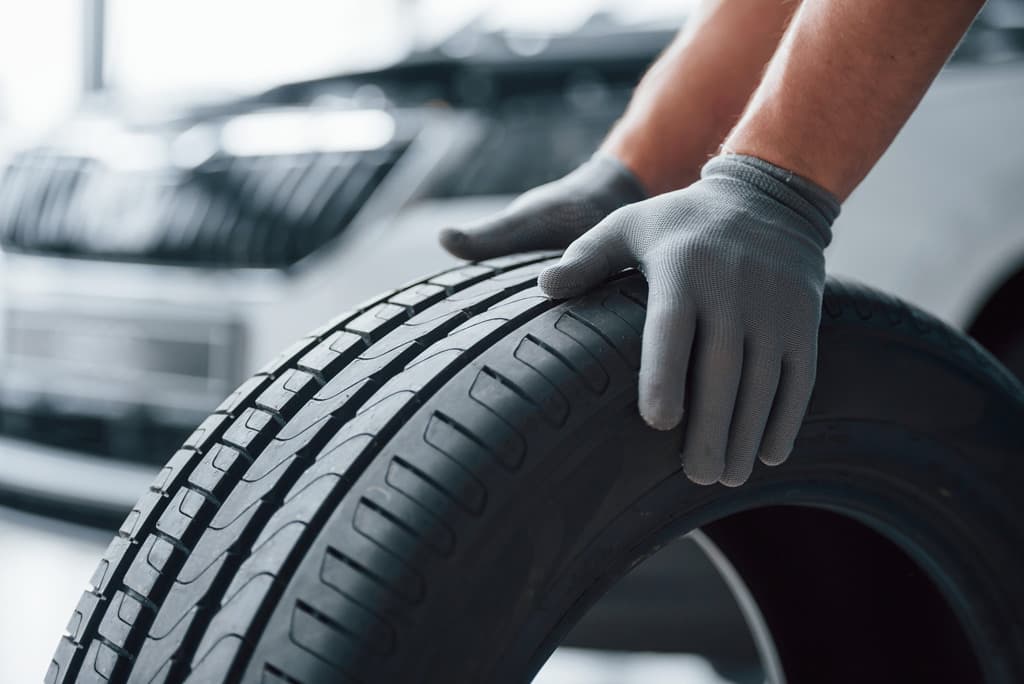 Lo que su coche necesita en neumáticos lo encontrará en Outes Motor