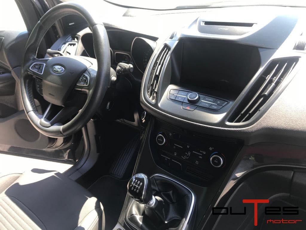 Foto 17 KUGA 5P 2G 2.0 TDCI 150 4X2 A-S-S TITANIUM