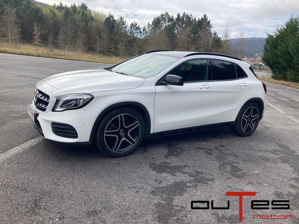 Foto 4 MERCEDES -BENZ GLA 200 AMG