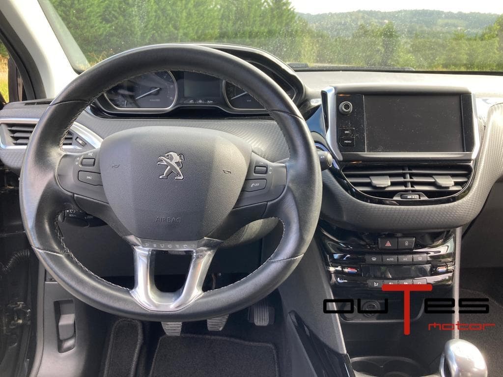 Foto 9 PEUGEOT 2008 HDI  1.6 120cv