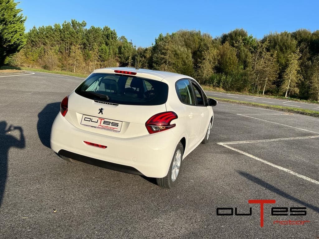 Foto 5 PEUGEOT 208 ACTIVE 1.6 HDI 100CV