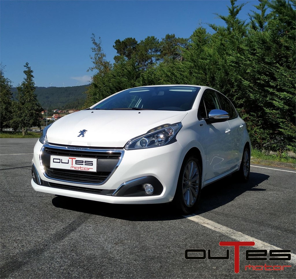 Foto 2 PEUGEOT 208 STYLE 1.6 BlueHDI 100CV 5P