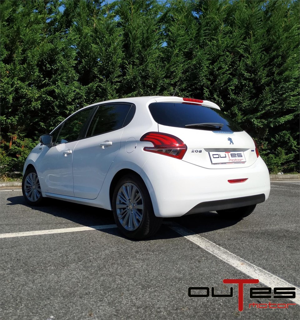 Foto 7 PEUGEOT 208 STYLE 1.6 BlueHDI 100CV 5P