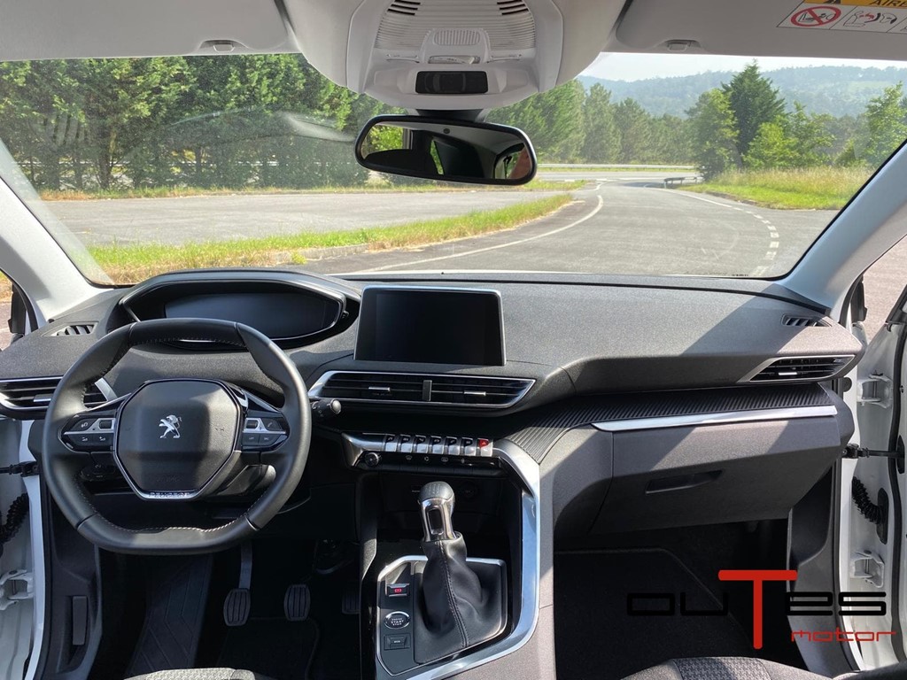 Foto 10 PEUGEOT 3008 1.5 BlueHDi 96kW 130CV SS Active Pack