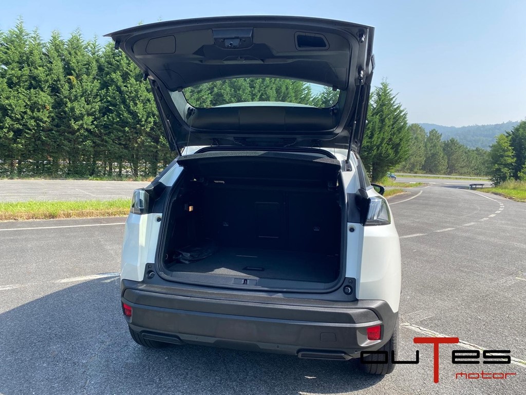 Foto 20 PEUGEOT 3008 1.5 BlueHDi 96kW 130CV SS Active Pack