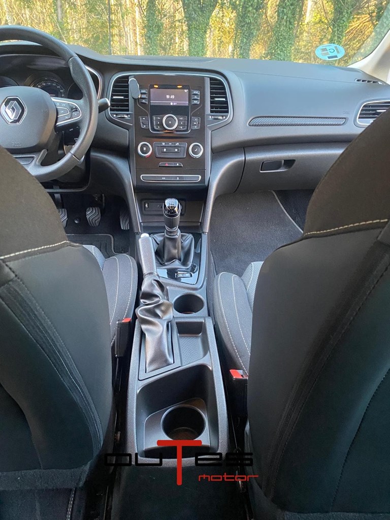 Foto 12 RENAULT MEGANE IV Hatchback 1.5 Blue dCi 95