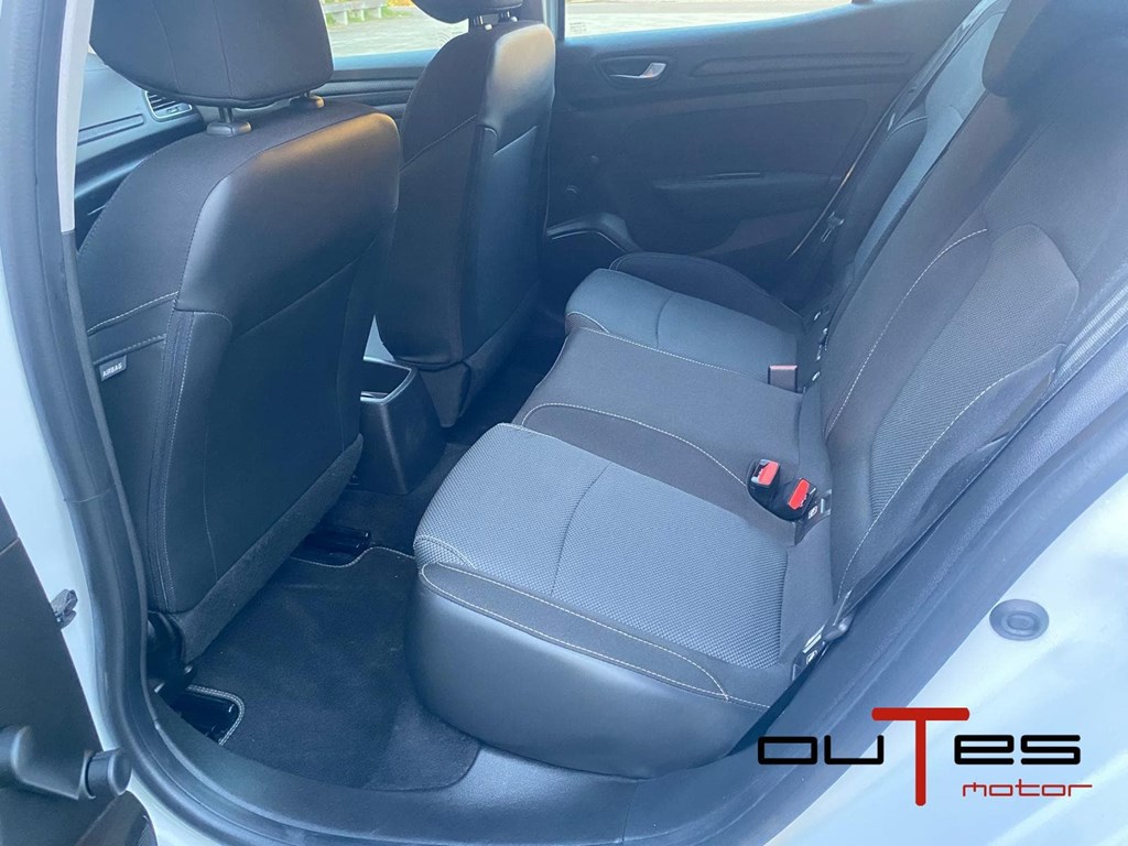 Foto 17 RENAULT MEGANE IV Hatchback 1.5 Blue dCi 95