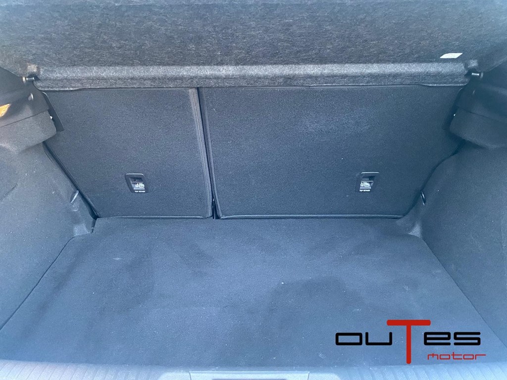 Foto 20 RENAULT MEGANE IV Hatchback 1.5 Blue dCi 95